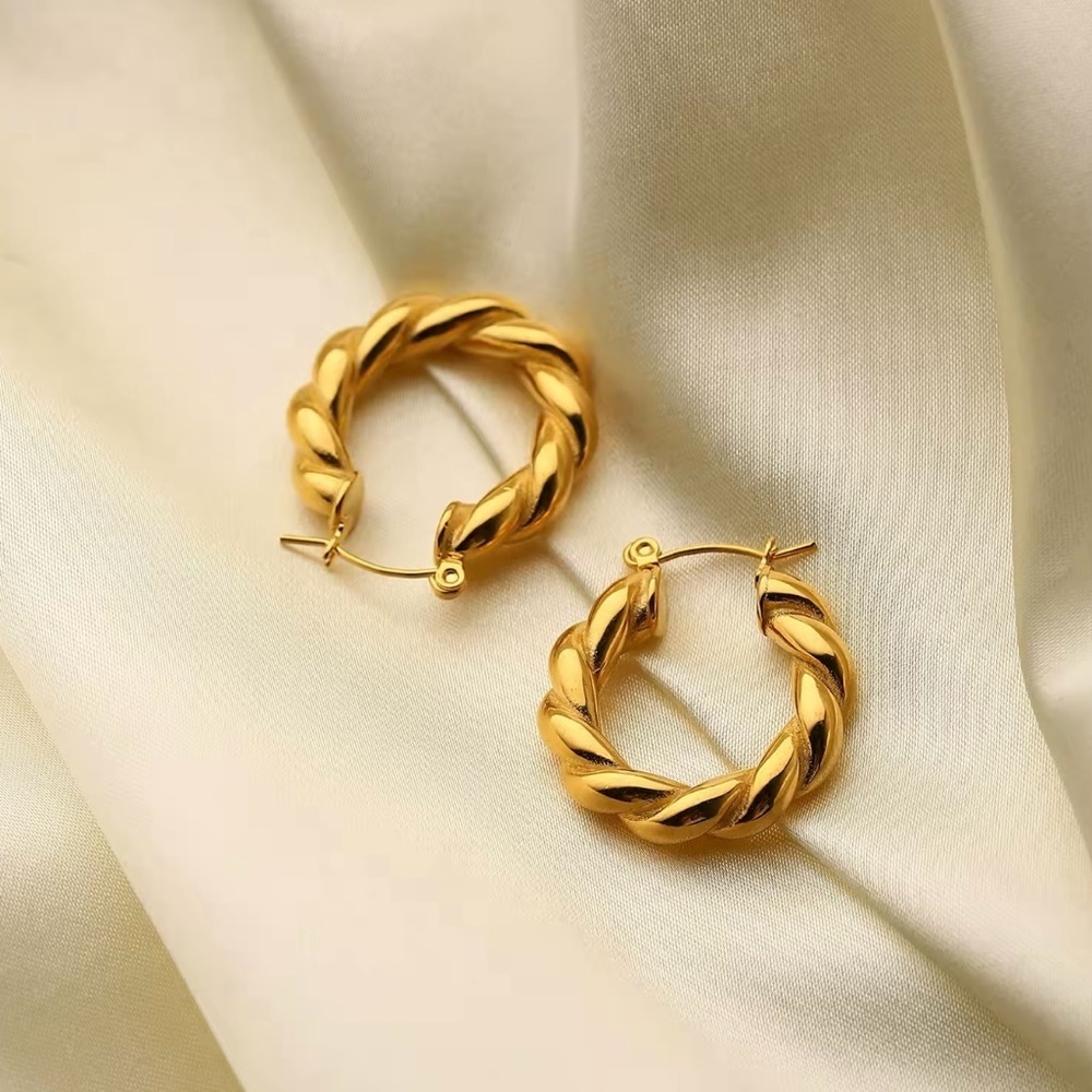 18K Gold Plated Twist Medium Hoop Earrings